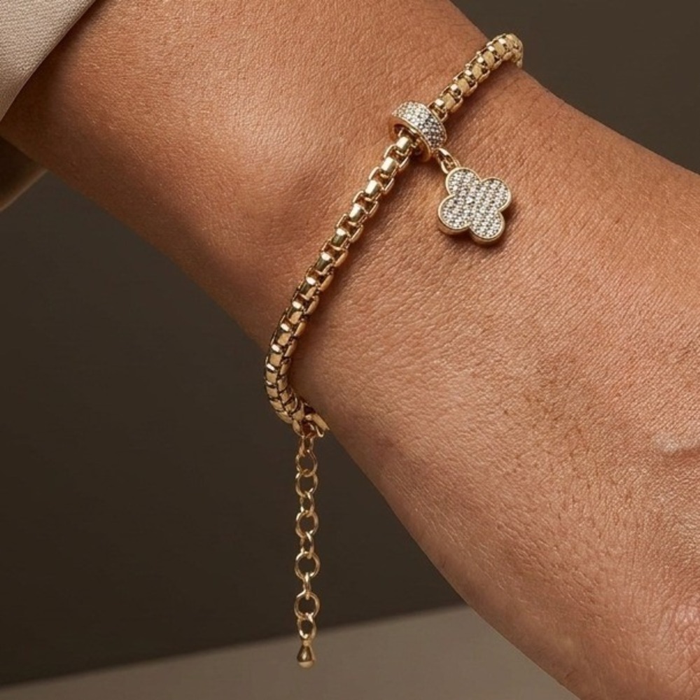 Womens Clover Charm Bracelet OS Gold Plated Crystal Classic Glam